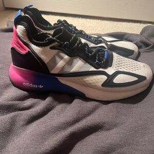 Used men adidas shoes 9.5